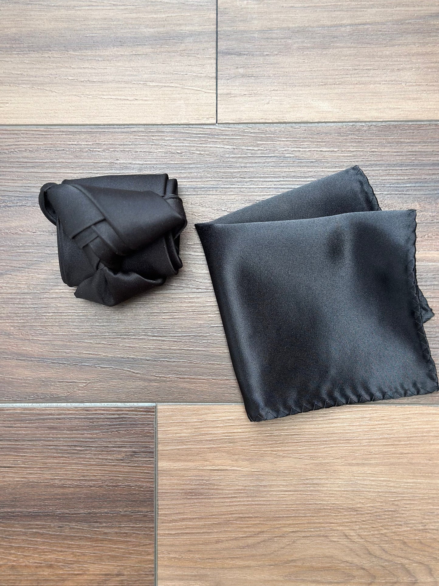 Fishbone Knot Necktie: Pre-tied Wedding Groomsmen Tie