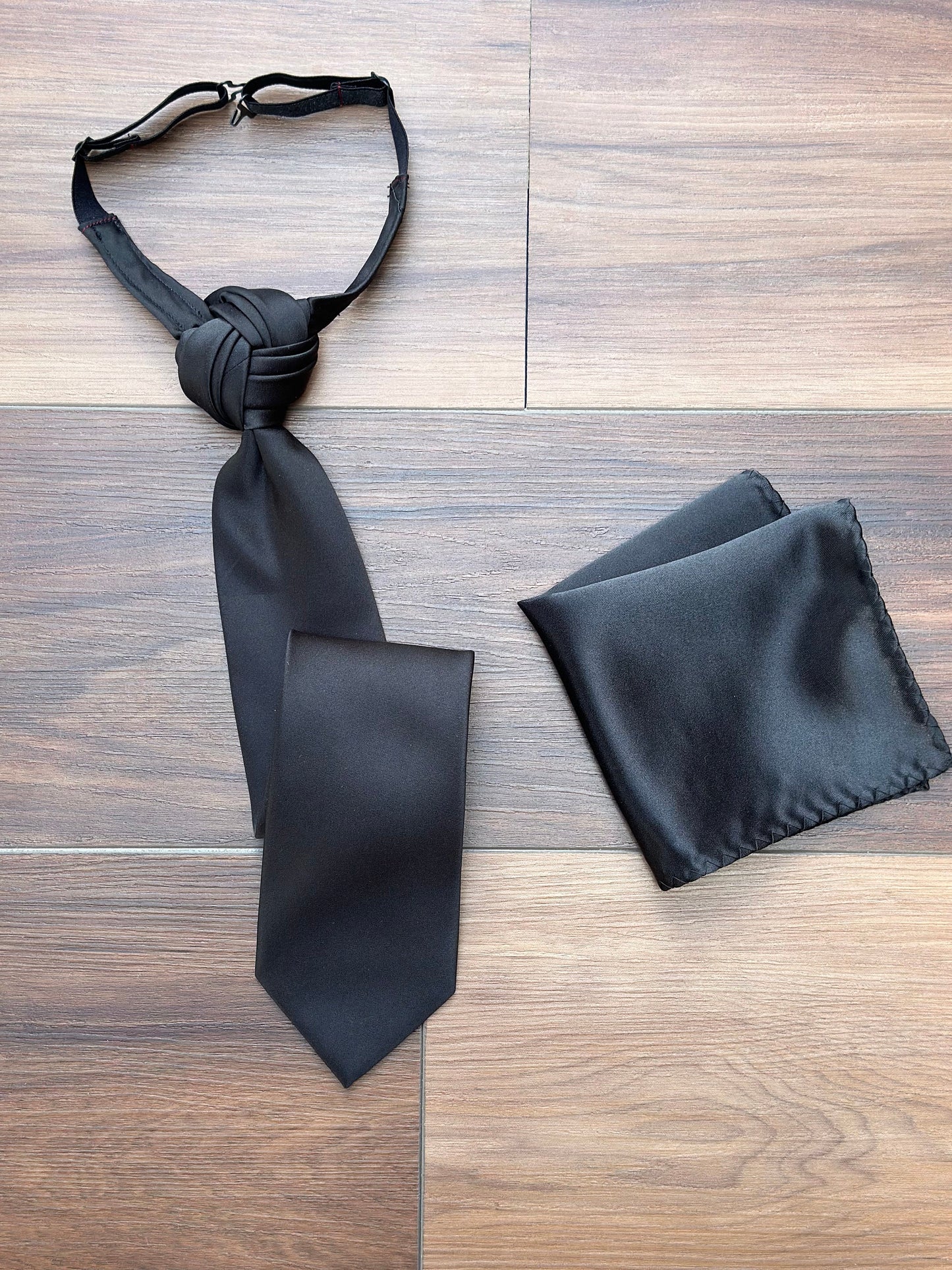 Resurrection Knot Necktie: Pre-tied Wedding Groomsmen Tie