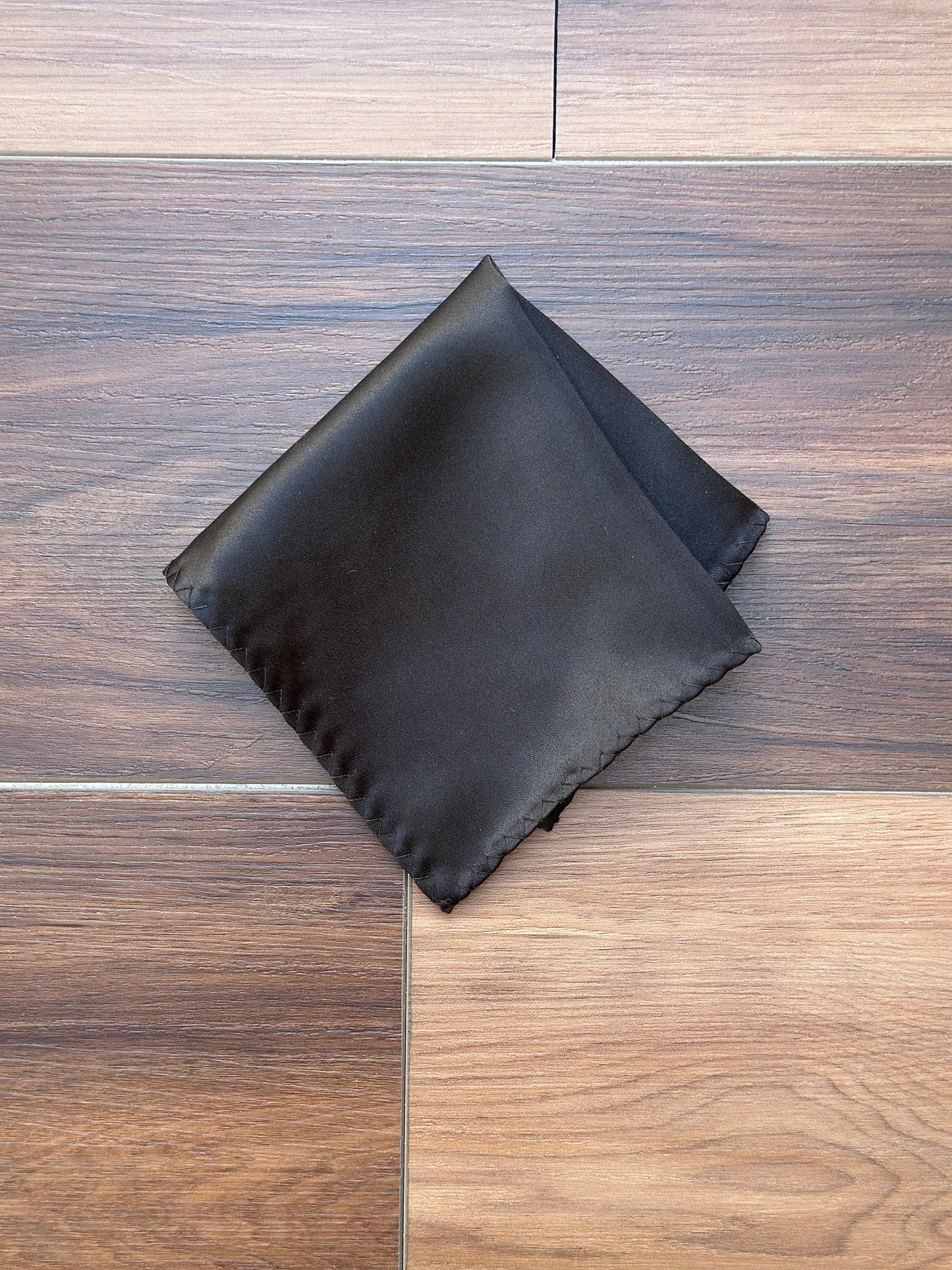 Virginia Knot Necktie: Pre-Tied Wedding Necktie