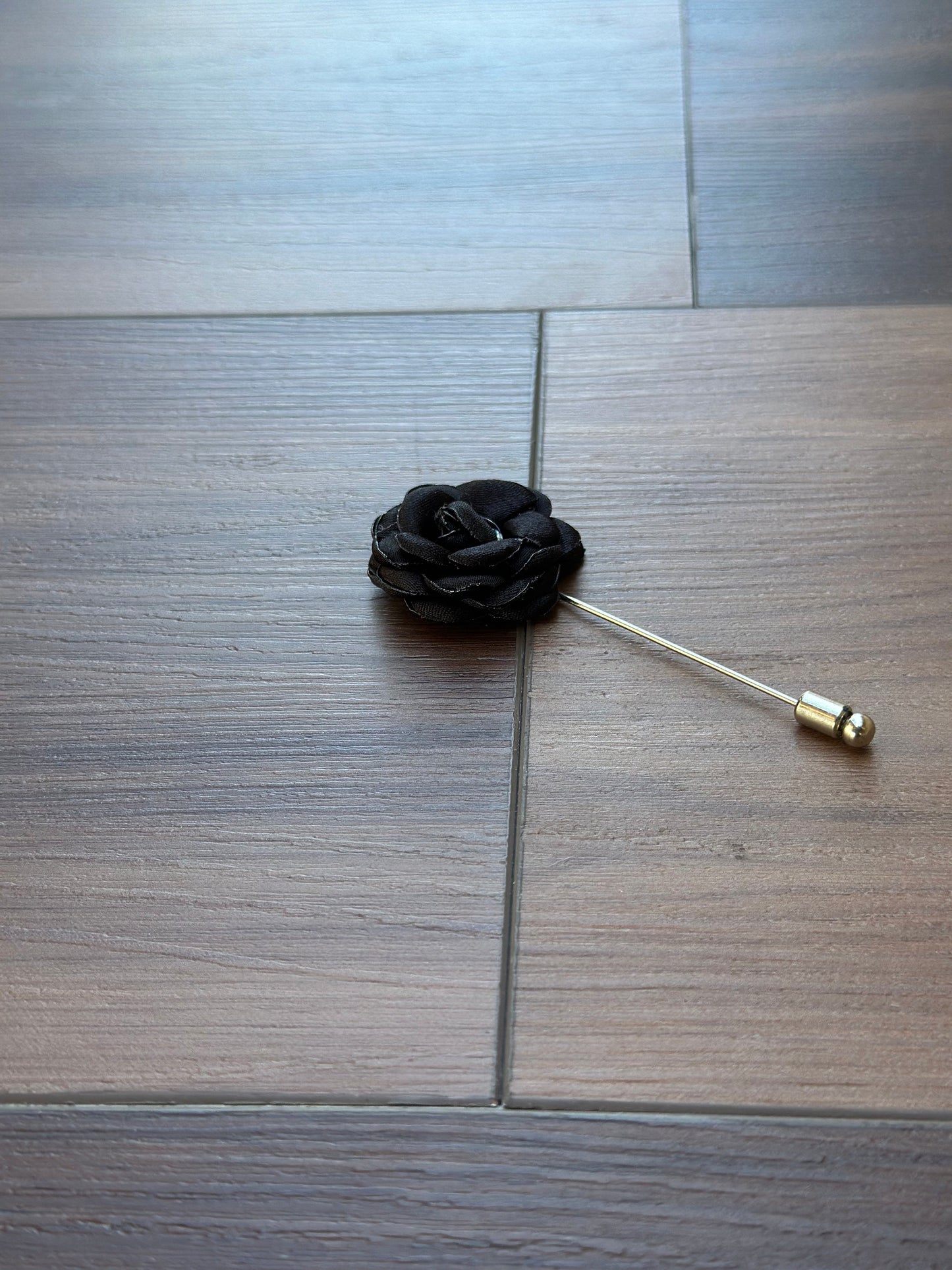 Resurrection Knot Necktie: Pre-tied Wedding Groomsmen Tie