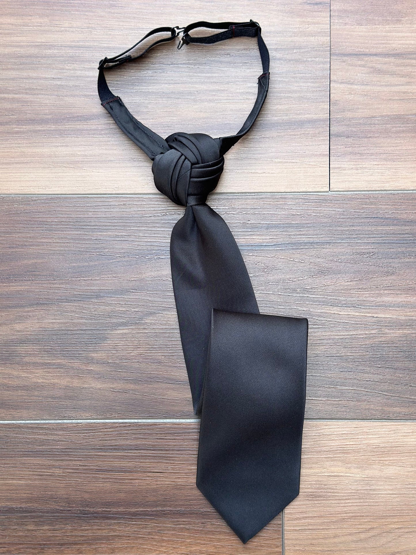 Resurrection Knot Necktie: Pre-tied Wedding Groomsmen Tie