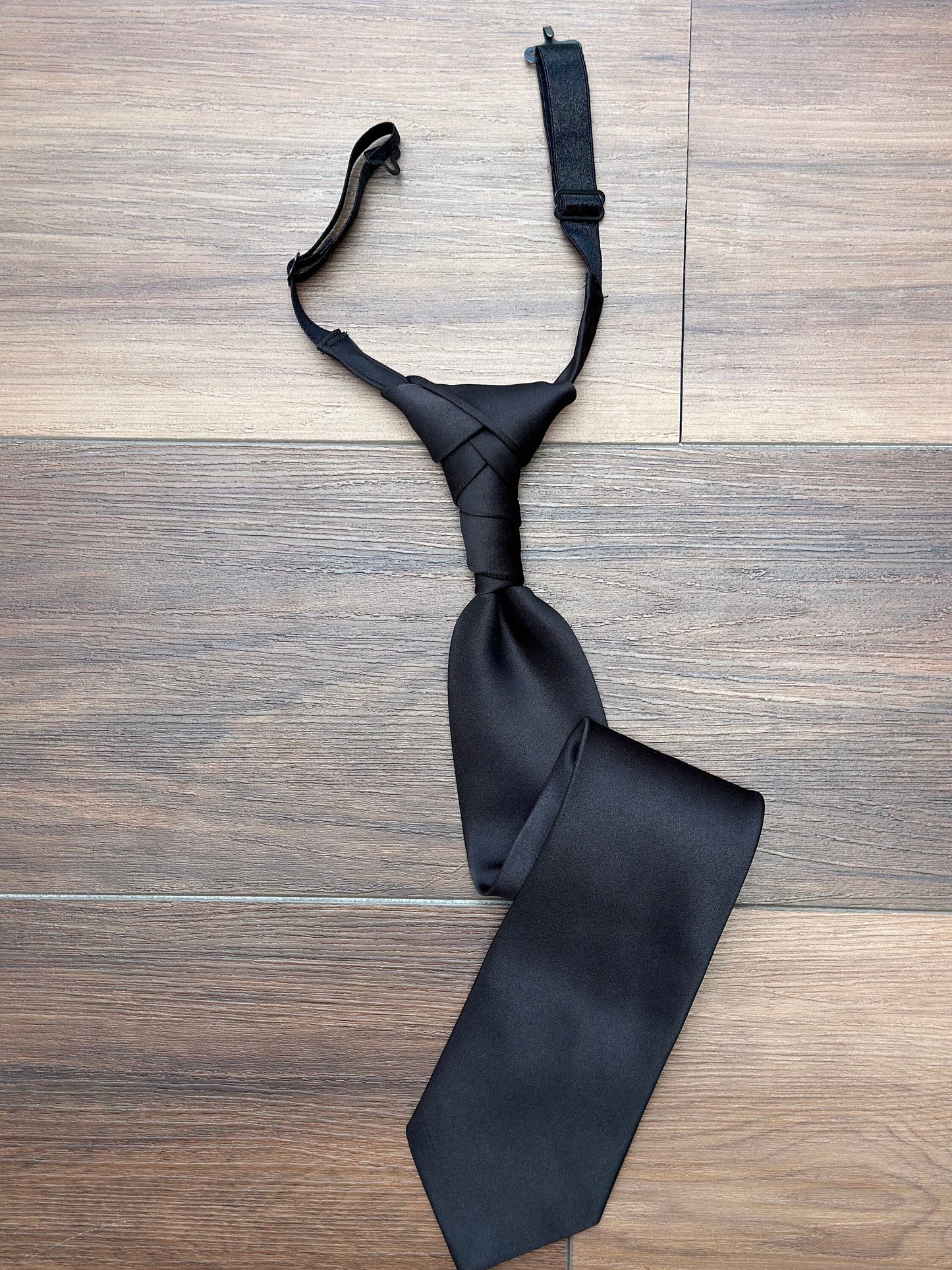 Astro Knot Pre-tied Necktie: Elegant Wedding Groomsmen Tie