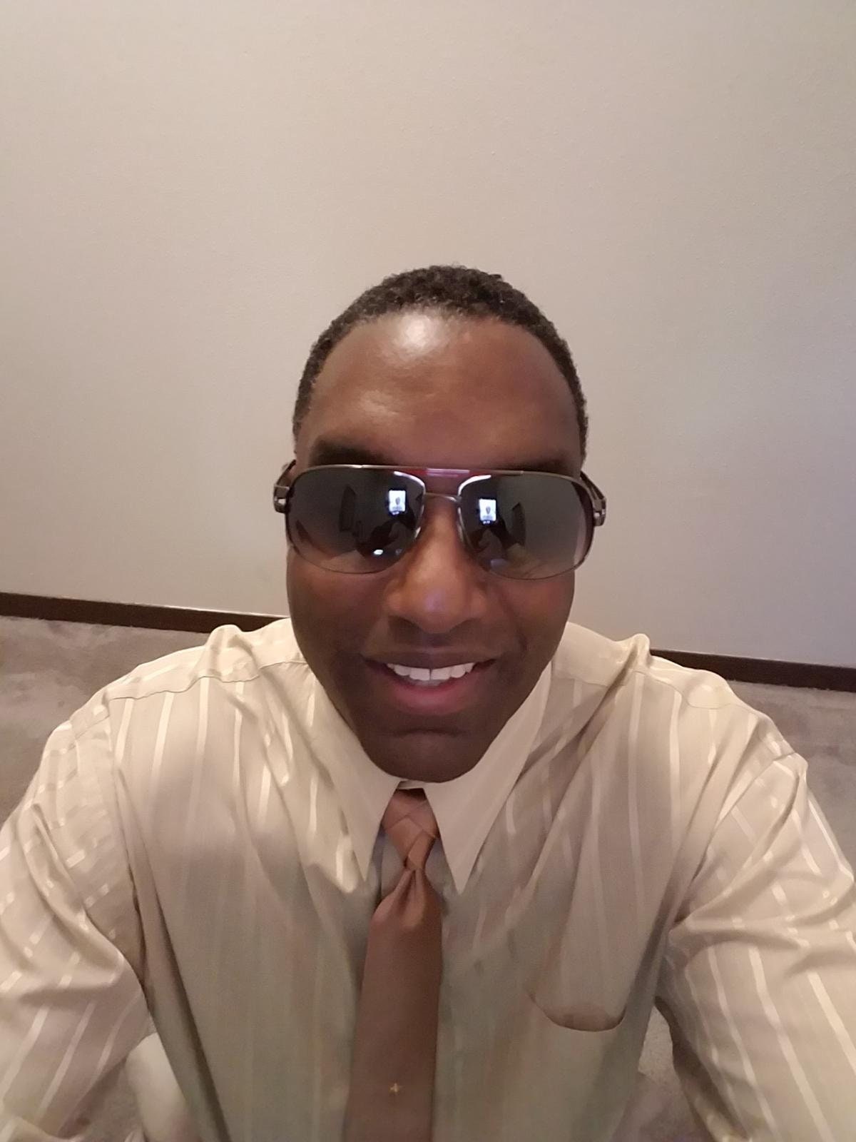 Eldredge Knot Pre-tied Necktie: Adjustable Wedding Groomsmen Tie