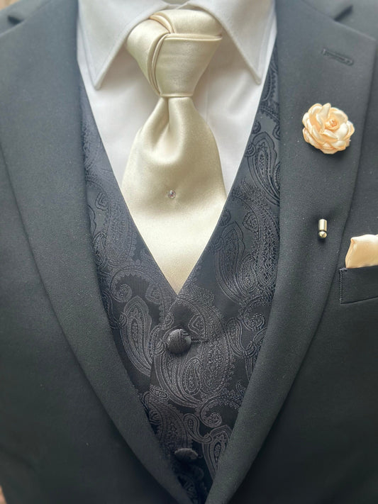 Double Trinity Knot Necktie: Pre-tied Wedding Neckwear