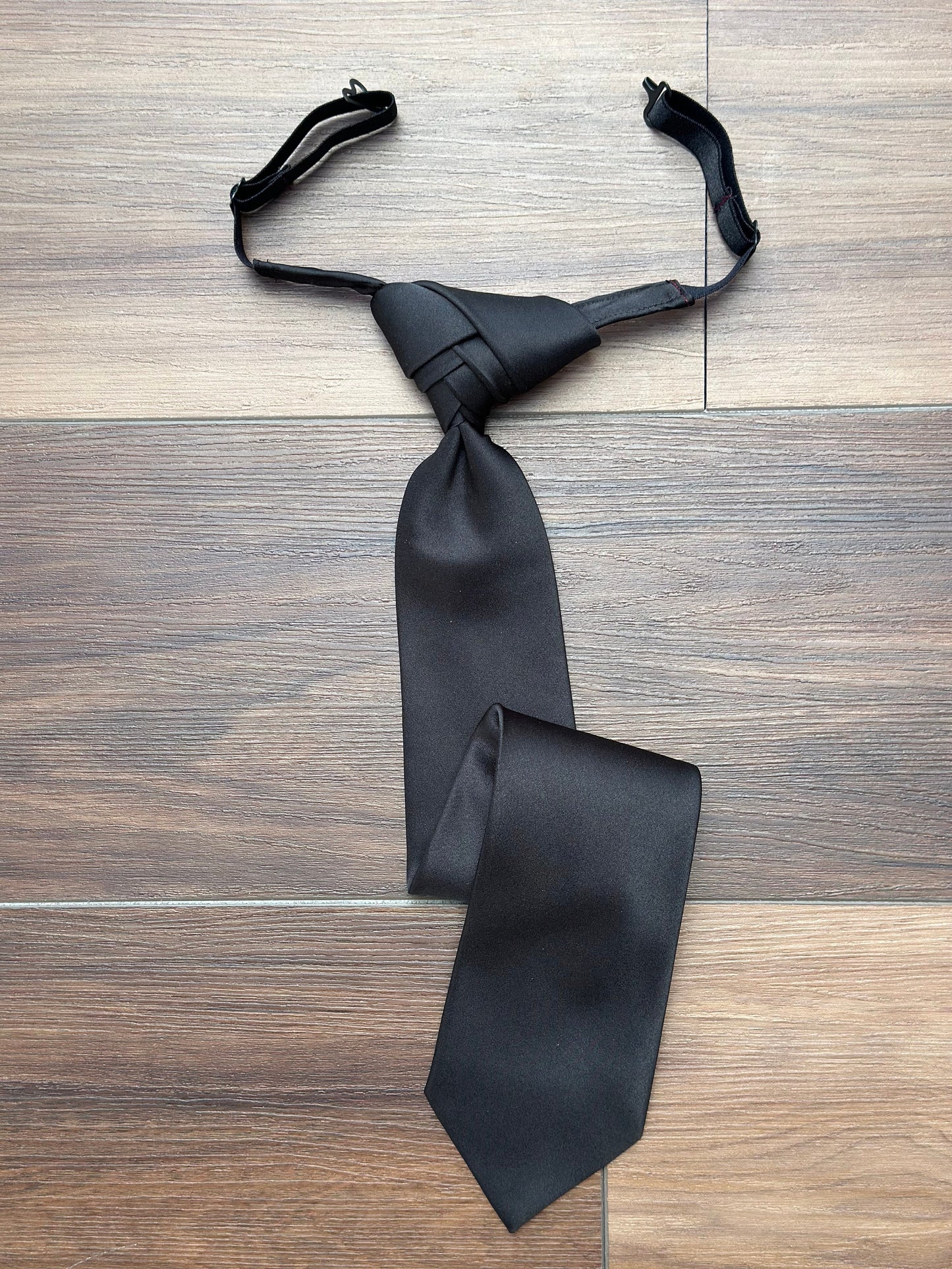 Fishbone Knot Necktie: Pre-tied Wedding Groomsmen Tie