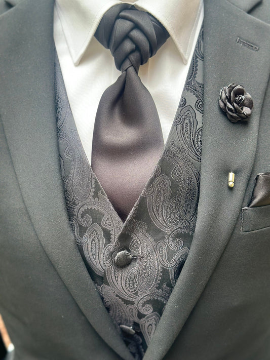 Scale Knot Necktie: Pre-Tied Wedding Necktie