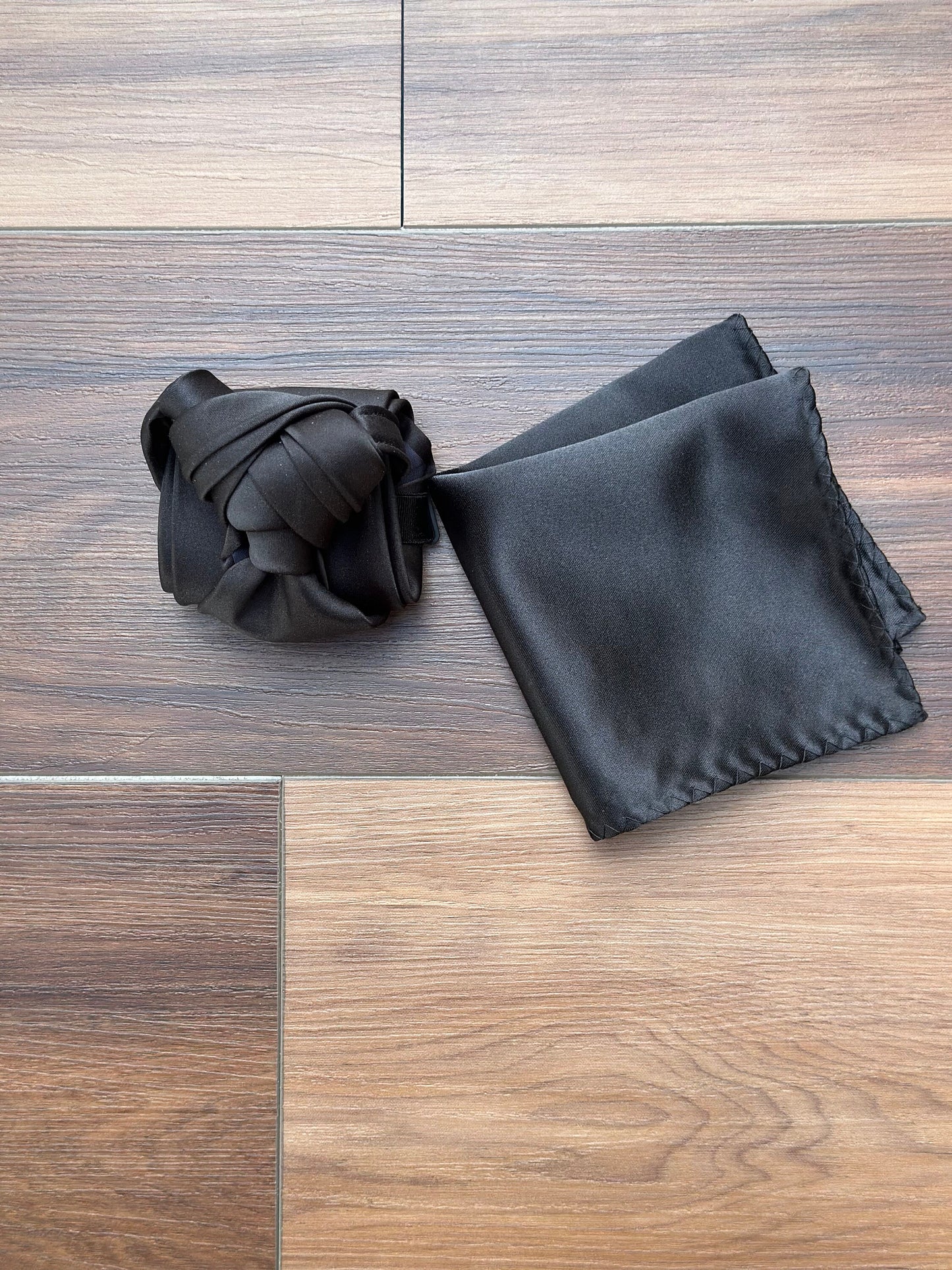 Pumpkin Knot Necktie: Pre-tied Adjustable Wedding Tie