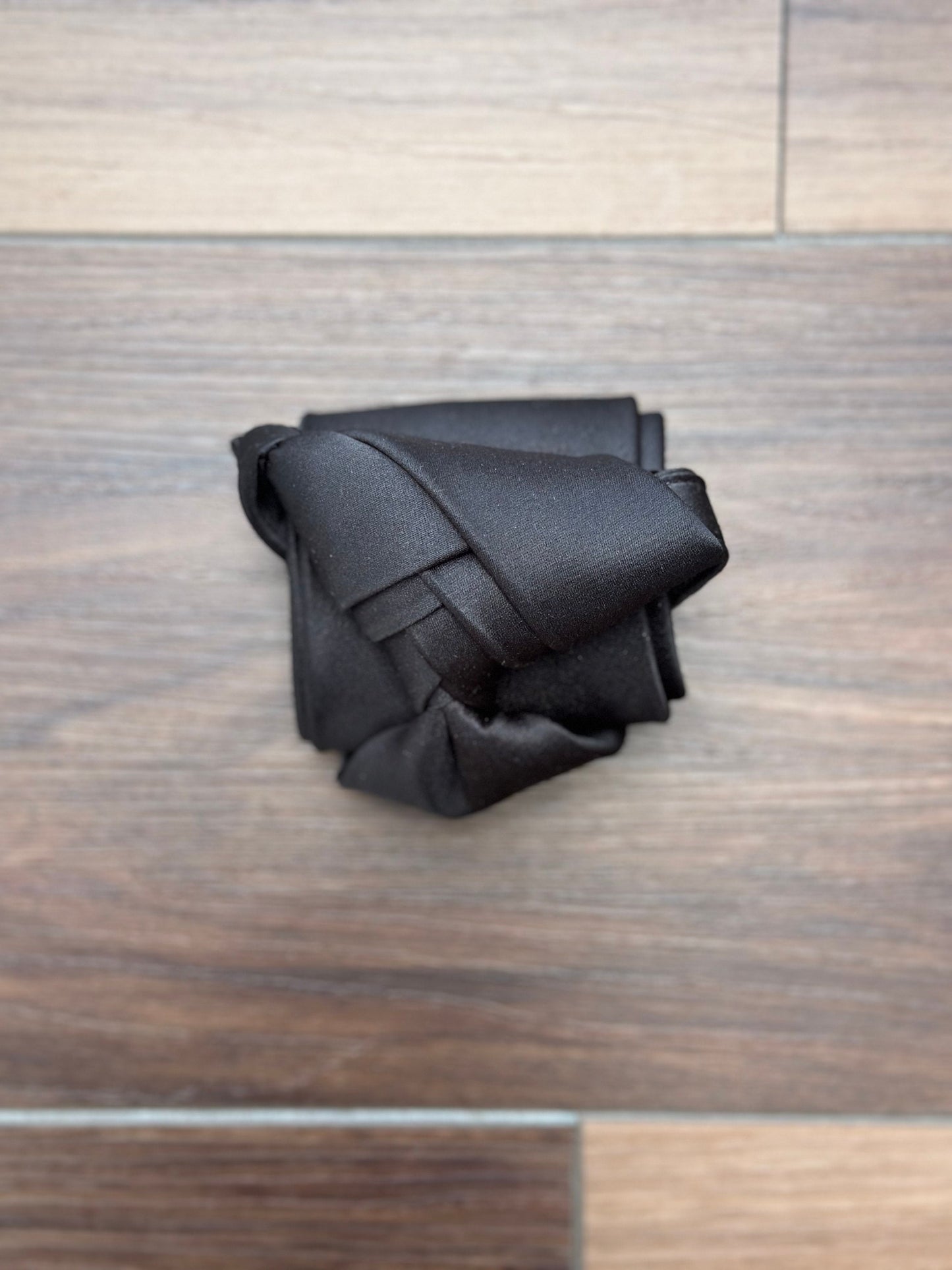 Fishbone Knot Necktie: Pre-tied Wedding Groomsmen Tie